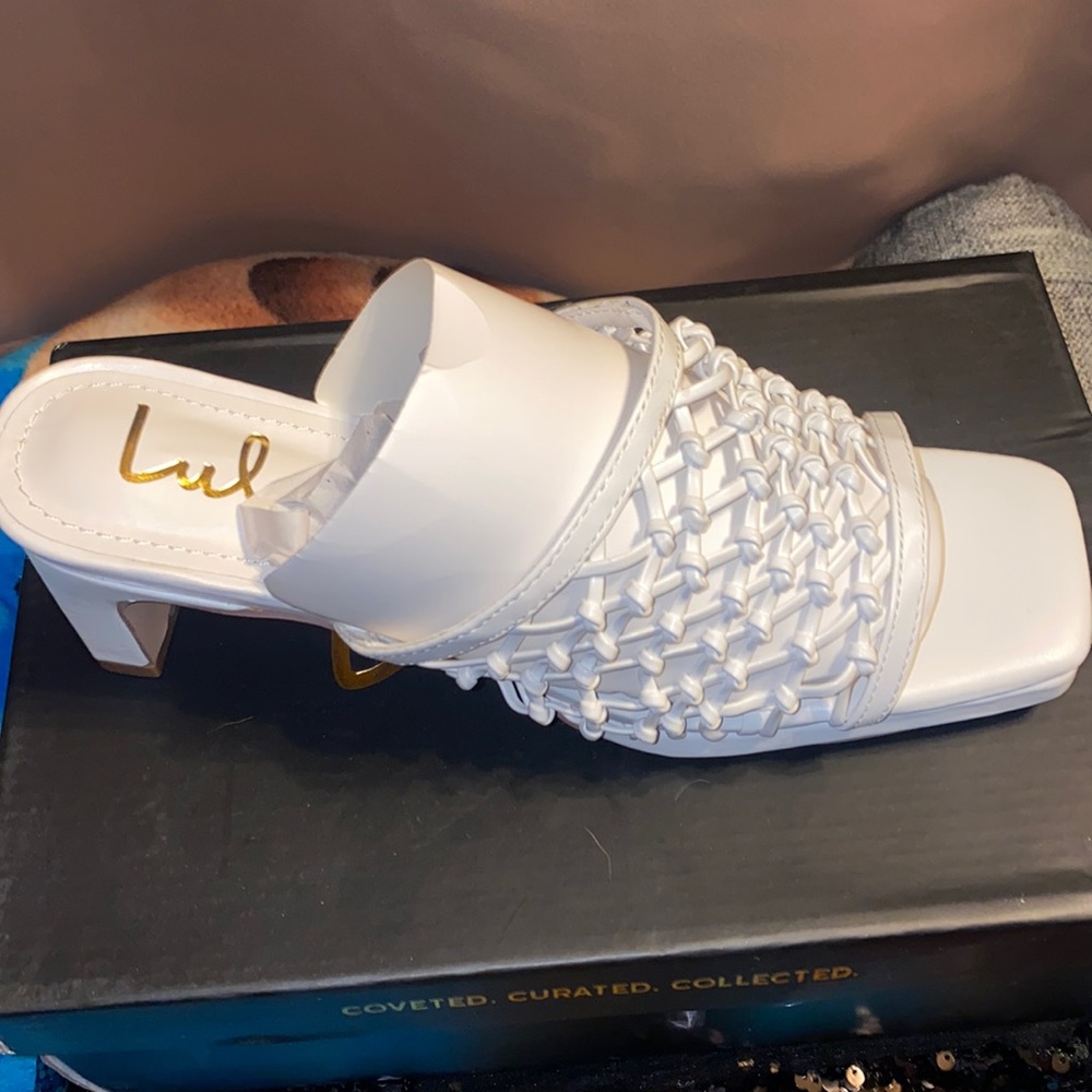 Brand new Lulu's dressy shoes - size 6 1/2